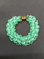 Bracciale fatto a mano con perline verde menta, perle bianche e chiusura in oro lucido - Bracciale (Oro) / Verde