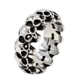Vista detallada de un anillo de calavera vintage para hombre en acero inoxidable - US 7 / Color acero