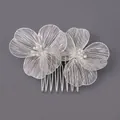 Peine de pelo elegante con flores de hilo plateado y perlas para novias y estilo chino - Peineta Versátil Silver Flower Hs-j6708s