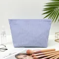 Grande trousse de maquillage en seersucker à rayures bleues et blanches pour le voyage. - 25*6*17cm / Bleu clair