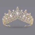Couronne de mariée baroque vintage élégante avec strass clairs et finition dorée. - Couronne De Reine En Diamant Blanc Doré Ts-j2482gold