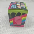 Regenbogen-Süßigkeit Sensory Squishy Spielzeug in bunter Verpackung zum Stressabbau - Regenbogen Süßigkeit im Karton Rosa (6229253082893)
