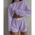 Ensemble pyjama violet pour femmes avec haut à manches longues et short assorti - S / Haut Et Bas / Violet