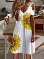 Detalle de un vestido blanco de verano con girasoles estampados y hombros fríos de encaje. - 3XL / Estilo Estampado Girasol Amarillo Brillante (Imagen-11)