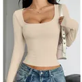 Stijlvol beige nauwsluitend T-shirt met lange mouwen en vierkante hals voor dames - S / Abrikoos