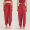 Pantalones de yoga harem rojos de cintura alta para pilates, vista frontal y trasera - S / Escarlata