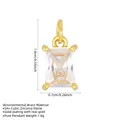 Vue détaillée d'un pendentif géométrique plaqué or 18k avec zircone cubique blanc - Grand Rectangle