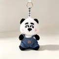 Detalle de un lindo llavero de peluche de panda con un peto de mezclilla azul denim - Panda / 15 Cm【004 Kg】