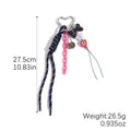Farbenfroher handgefertigter Taschenanhänger mit Herzclip und Erdbeeranhänger - Marineblauer Streifen Anhänger (K2508-27)