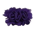 Vista detallada de accesorio para cabello con rosa de gasa morada hecha a mano - Púrpura oscuro