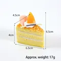 Giocattolo antistress realistico in schiuma PU a forma di torta mousse a triangolo decorativa - Giallo