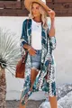 Kimono long à imprimé floral bohème porté avec une tenue d'été décontractée - Taille unique / Vert