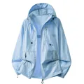 Veste de protection solaire légère à capuche bleu clair pour activités estivales. - S / Hauts / Bleu clair de lune