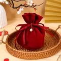 Elegante bolsa de regalo en terciopelo rojo con perla y lazo para detalles de boda - Con Decoración de Perla / Burdeos