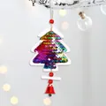Ornamento in legno per albero di Natale con paillettes, campanella e perline rosse. - Albero di Natale Colorato Stile