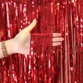 Lebhafter metallisch roter Folienvorhang 2m für Hochzeit und Heiratsantrag Dekoration - Herz hohl / 100cmx200cm / Rot