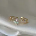 Elegante anello aperto regolabile in oro con fiore viola e farfalla in zircone verde - Aperto Regolabile / Doppio Strato Fiore Viola Farfalla (JZ009)