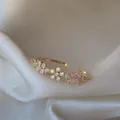 Elegante anello regolabile in oro con fiori in zircone colorato nel dolce stile INS - Aperto Regolabile / Fiore Multicolore Delicato Macro (JZ019)