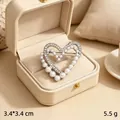 Élégante broche en forme de cœur avec perles et strass, taille 3.4x3.4cm, accessoire de 5.5g - Double Cœur Perle Argentée