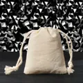 Petit sac en coton naturel avec cordon de serrage pour un rangement polyvalent et chic - 7x9cm / Blanc Naturel