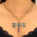 Collana vintage a maglie larghe dorate con ciondolo a libellula e strass multicolore - Libellula In Strass Colorati (4713)