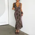 Elegante mauve mouwloze maxi-jurk met V-hals en bloemenprint, slanke pasvorm voor de zomer. - XS / Tan