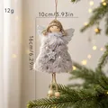 Graue Plüsch-Engelsfigur als Weihnachtsbaum-Hänger mit silbernen Flügeln und Stern - Graue Engel