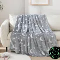 Coperta di flanella luminosa grigia con motivo a luna e stelle che brillano al buio - 70*100CM / Stella grigia
