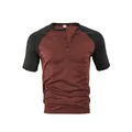 T-shirt Henley bicolore slim fit da uomo con maniche raglan in bordeaux e nero casuale - S / Tops / Borgogna