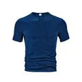 T-shirt Henley a maniche corte strutturata blu navy con taschino da uomo - S / Tops / Blu navy