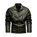 Detailansicht der dunkelgrünen Herren PU-Leder Bikerjacke mit Schulternähten - L / Tops / Dunkelgrün