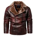 Dettaglio giacca invernale da uomo in ecopelle con fodera in pelliccia sintetica. - L / Tops / Bordeaux