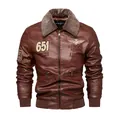 Giacca da aviatore in pelle PU marrone da uomo con collo in pelliccia sintetica e ricami moda. - 3XL / Parte Superiore (2378) / Rosso Vino