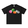 Schwarzes schweres Baumwoll-T-Shirt mit farbenfrohem YOU NEED ME BABY Grafikdruck - S / Tops / T-Shirts / Schwarz
