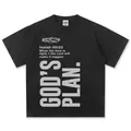 Schweres schwarzes Baumwoll-Streetwear-T-Shirt mit 'God's Plan' und 'Isaiah 60:22' Print - S / Tops / Schwarz