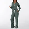 Zweiteiliges dunkelgrünes Rippstrick-Loungewear-Set mit Langarmshirt und Hose - S / Oberteil Und Unterteil / Armeegrün