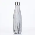 Doppelwandige 500ml isolierte Edelstahl-Trinkflasche mit grauem Holzmaserung-Muster. - 500ml / Graue Holzmaserung