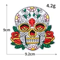 Toppa ricamata floreale teschio di zucchero Giorno dei Morti per abbigliamento, 9,2 cm - Teschio Croce Rossa (S4491)