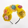 Detail van de veelkleurige kunstbloemen haarband voor Halloween en cosplay feesten - Cyaan + Geel + Gesang Bloem