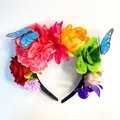 Gros plan d'un serre-tête de fleurs artificielles avec deux papillons bleus - Style Rouge Rose (FG187-1) / Rose Rouge