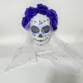 Maschera Giorno dei Morti con rose viola e velo bianco macchiato di sangue per feste Halloween. - Maschera Giorno dei Morti Fiore Blu con Velo Bianco