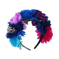Detail van Halloween bloemen hoofdband met blauwe en paarse rozen en zwart kant schedel. - Paars En Koningsblauw Doodskopontwerp