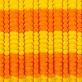 Vue rapprochée détaillée de guirlandes de soucis artificiels jaune et orange vif - 150x6cm / 5 Jaune 5 Orange
