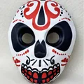 Traditionelle mexikanische Tag der Toten Zuckerschädelmaske mit rot-schwarzen Mustern - Einheitsgröße / Roter Einzelkopf-Stil