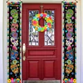 Dettaglio degli striscioni messicani colorati per il Giorno dei Morti su una porta rossa - 黑色底高饱和彩色骷髅(款式六) / 30x180cm