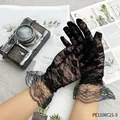 Κομψά μαύρα δαντελωτά γάντια για στολές Halloween ή vintage ρετρό αξεσουάρ πάρτι - Ένα μέγεθος / Βίντατζ Γοτθικού Στυλ Μαύρα Δαντελένια Γάντια (PE1108C21-3)