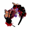 Gros plan de roses et papillons artificiels sur un serre-tête floral mexicain - Style Grande Rose & Orchidée Violette / Rouge Foncé & Noir
