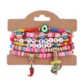 Nahaufnahme des Cinco de Mayo Armband-Sets mit bunten Perlen und Chili-Anhänger - Stil 6