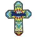 Dekorativer Kühlschrankmagnet in Kreuzform mit Buntglasdesign und 'Blessed' Schriftzug. - Stil 01 - Blessed