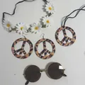 Hippie accessory set with leopard peace sign jewelry, flower headband and sunglasses - One Size / Leopard Print